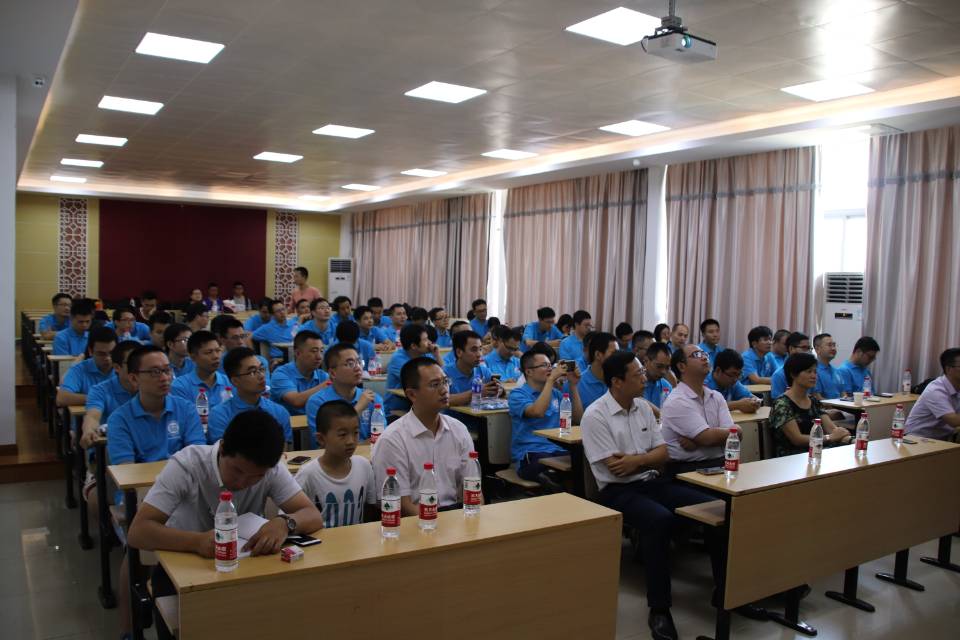 17.10.01 163am银河线路成功举办2003级校友毕业十周年聚会5d944b190f736492 17.10.01 163am银河线路成功举办2003级校友毕业十周年聚会5d944b190f736492